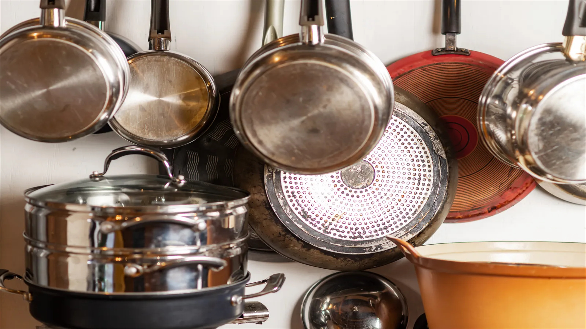 Can you name all the kitchen utensils?