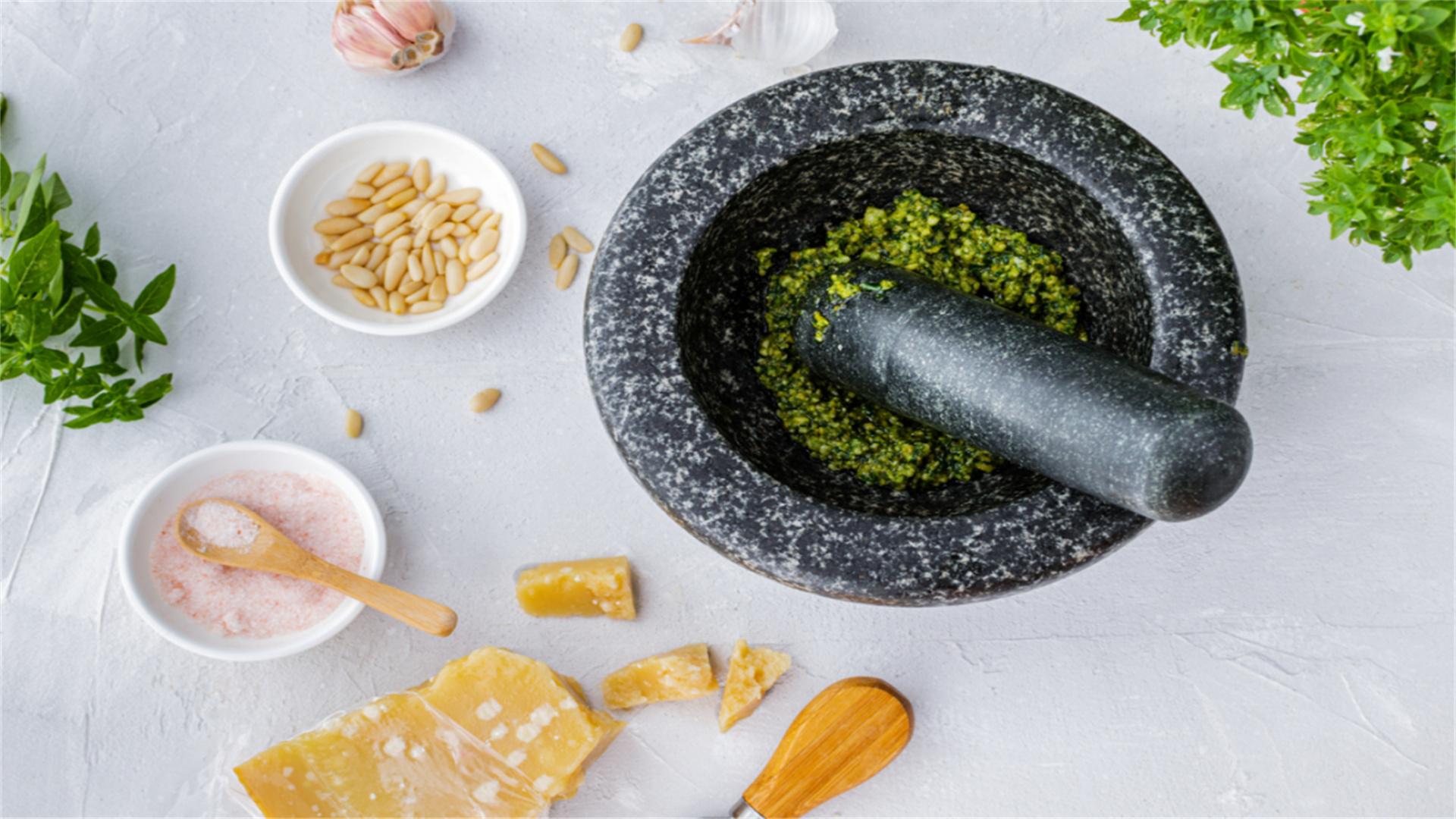 Can you name all the kitchen utensils?