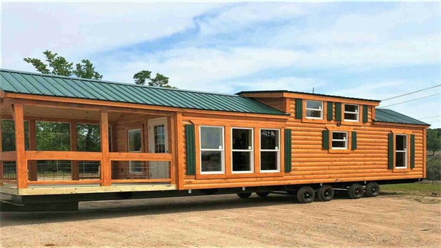 This Elegant Country Cottage is Movable! Let’s Find out What’s Inside...