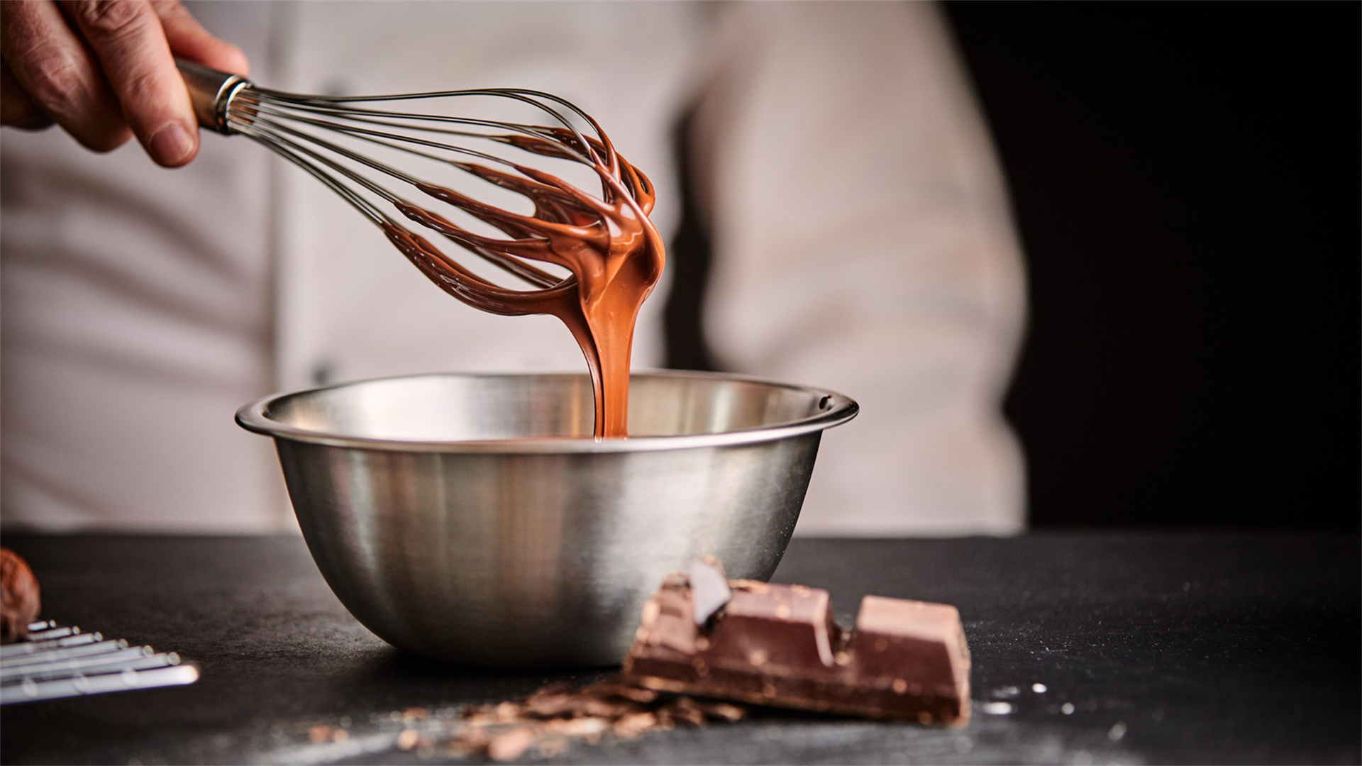 Can you name all the kitchen utensils?